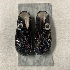 Alegria Clogs Size 6.5 Metallic Floral Sheen Black Silver Pink